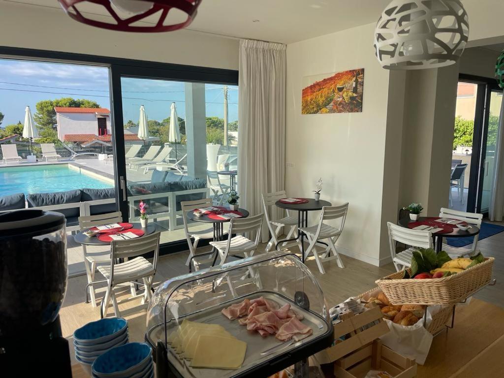 Divina Perla Bed & Breakfast Pulsano Dış mekan fotoğraf